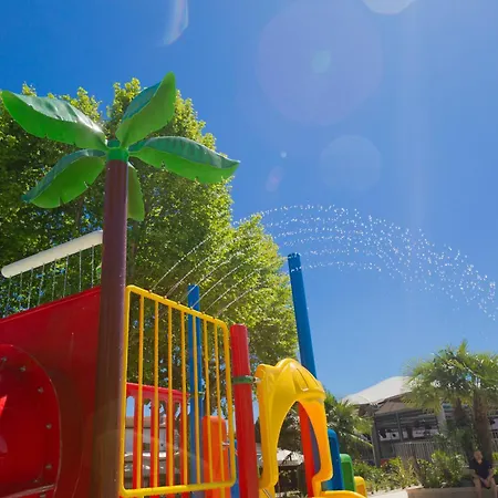 Village Maggiore פארק נופש *